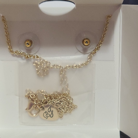 NWT Betsey Johnson necklace & earings - Picture 4 of 4